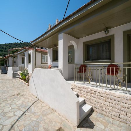 Makis Village-Apartments Agia Efimia Екстериор снимка