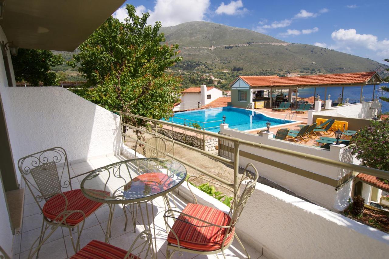 Makis Village-Apartments Agia Efimia Екстериор снимка
