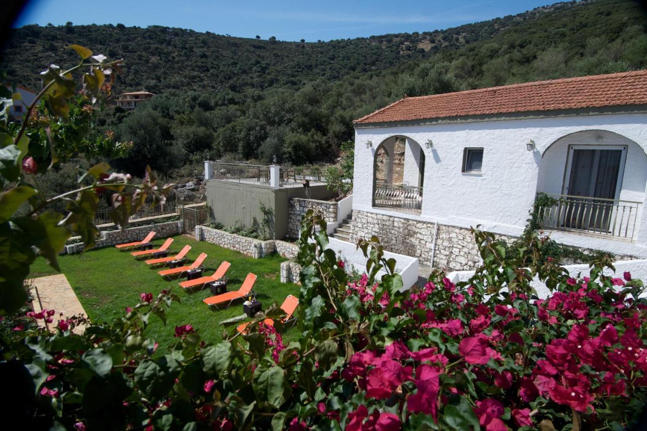 Makis Village-Apartments Agia Efimia Екстериор снимка