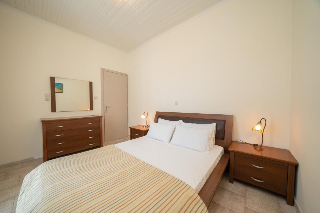 Makis Village-Apartments Agia Efimia Екстериор снимка