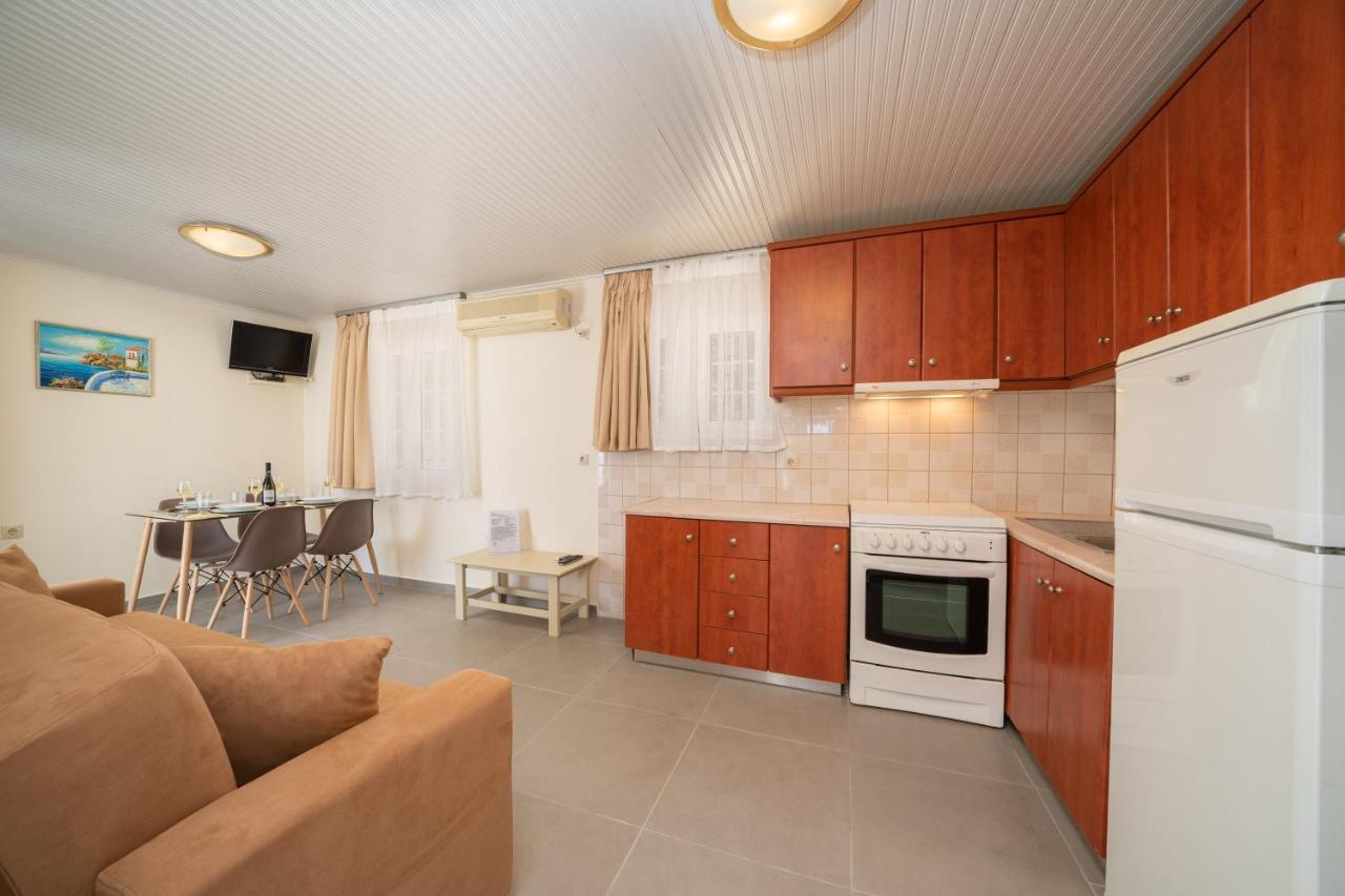 Makis Village-Apartments Agia Efimia Екстериор снимка