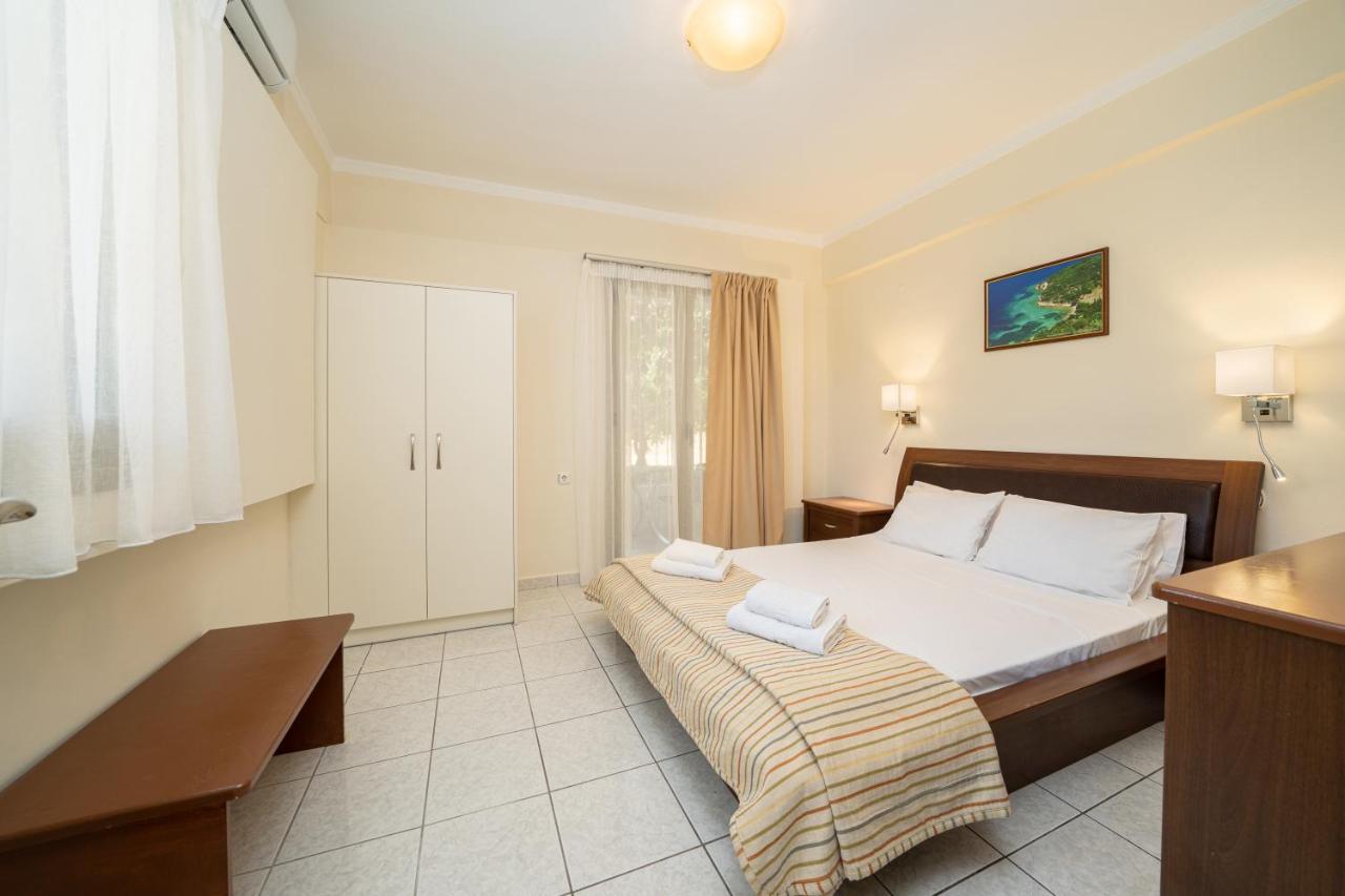 Makis Village-Apartments Agia Efimia Екстериор снимка