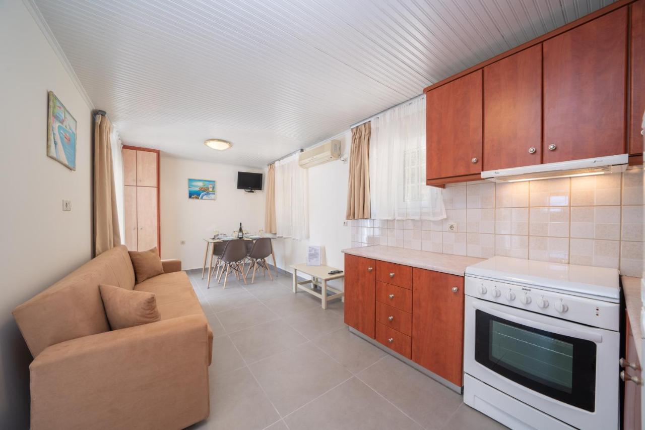 Makis Village-Apartments Agia Efimia Екстериор снимка