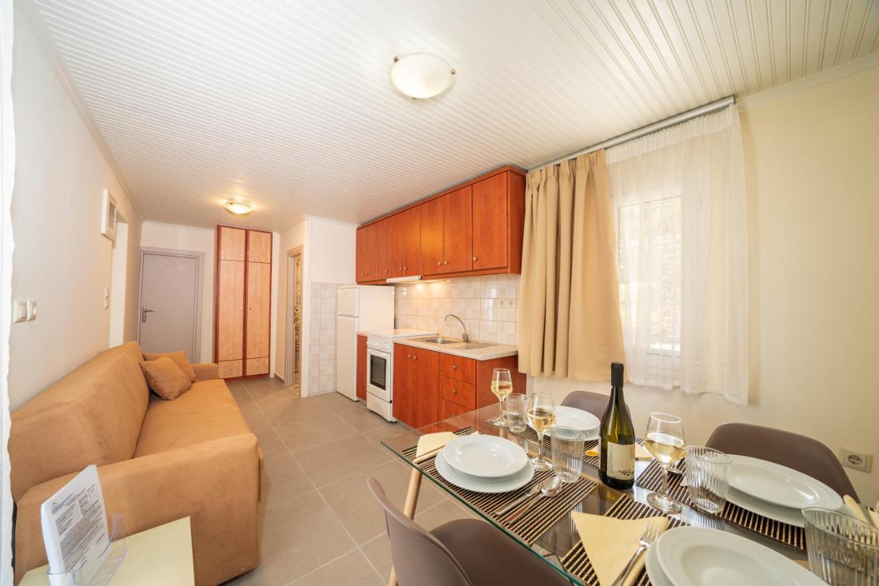 Makis Village-Apartments Agia Efimia Екстериор снимка