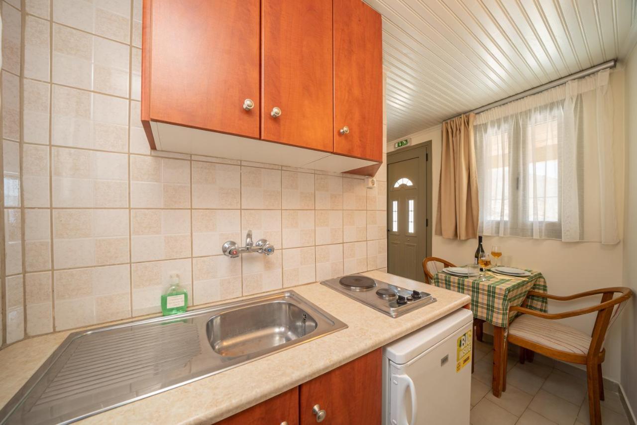 Makis Village-Apartments Agia Efimia Екстериор снимка