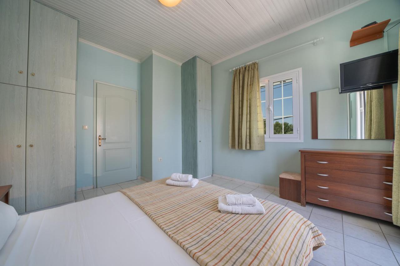 Makis Village-Apartments Agia Efimia Екстериор снимка