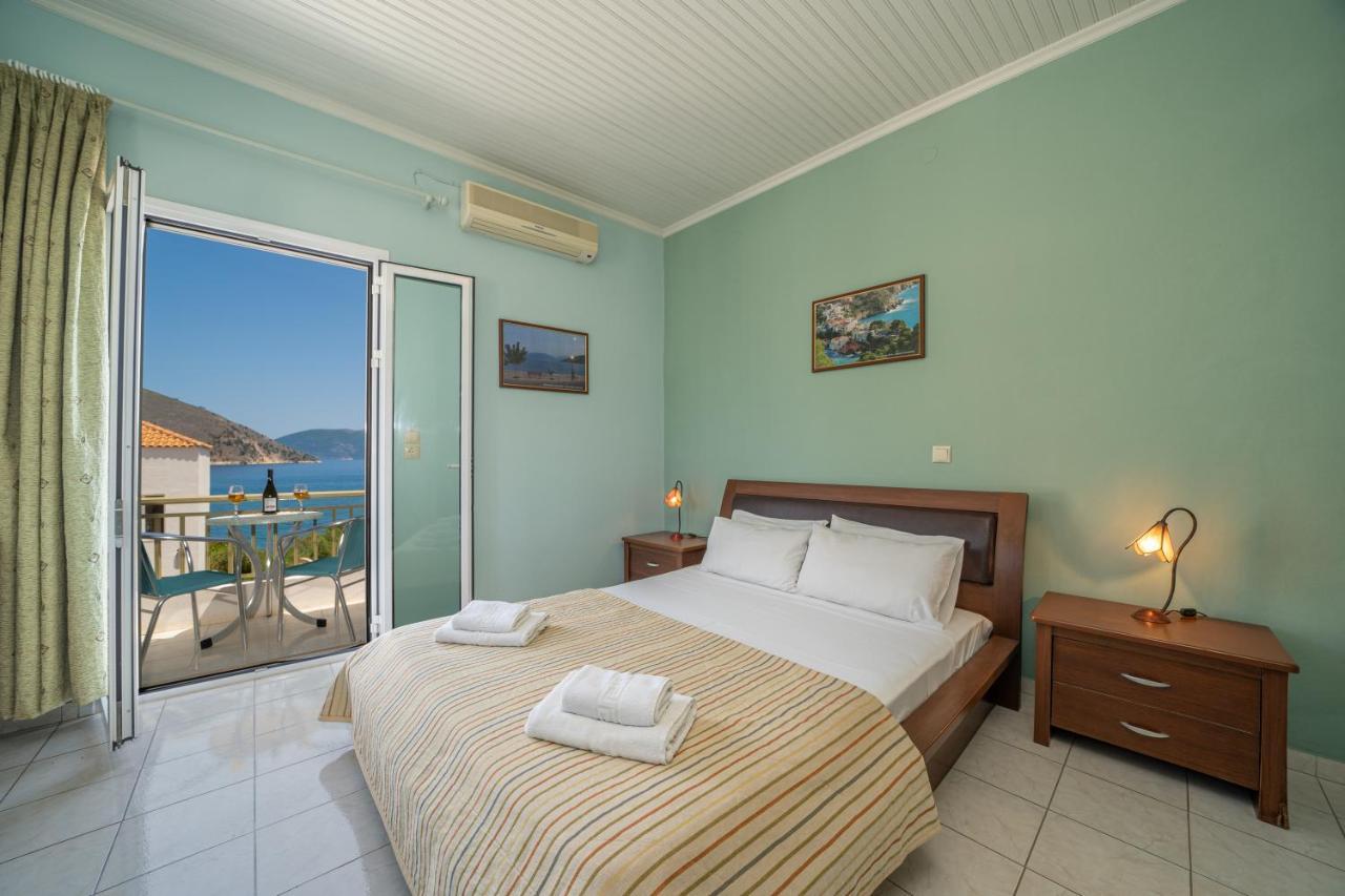 Makis Village-Apartments Agia Efimia Екстериор снимка