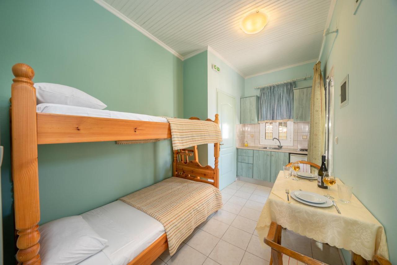Makis Village-Apartments Agia Efimia Екстериор снимка