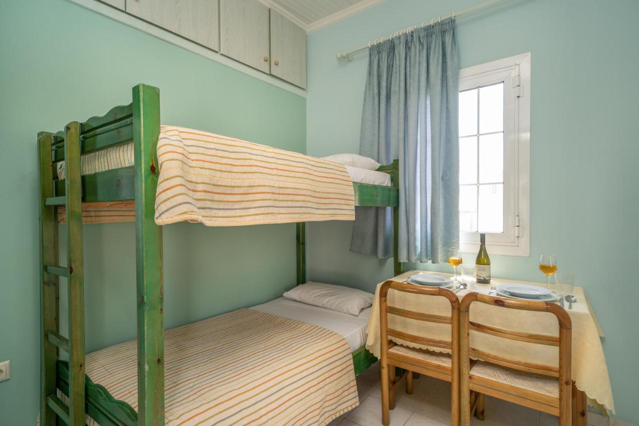 Makis Village-Apartments Agia Efimia Екстериор снимка