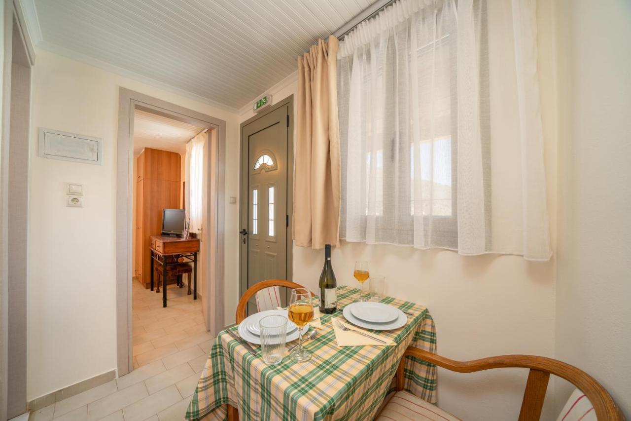 Makis Village-Apartments Agia Efimia Екстериор снимка
