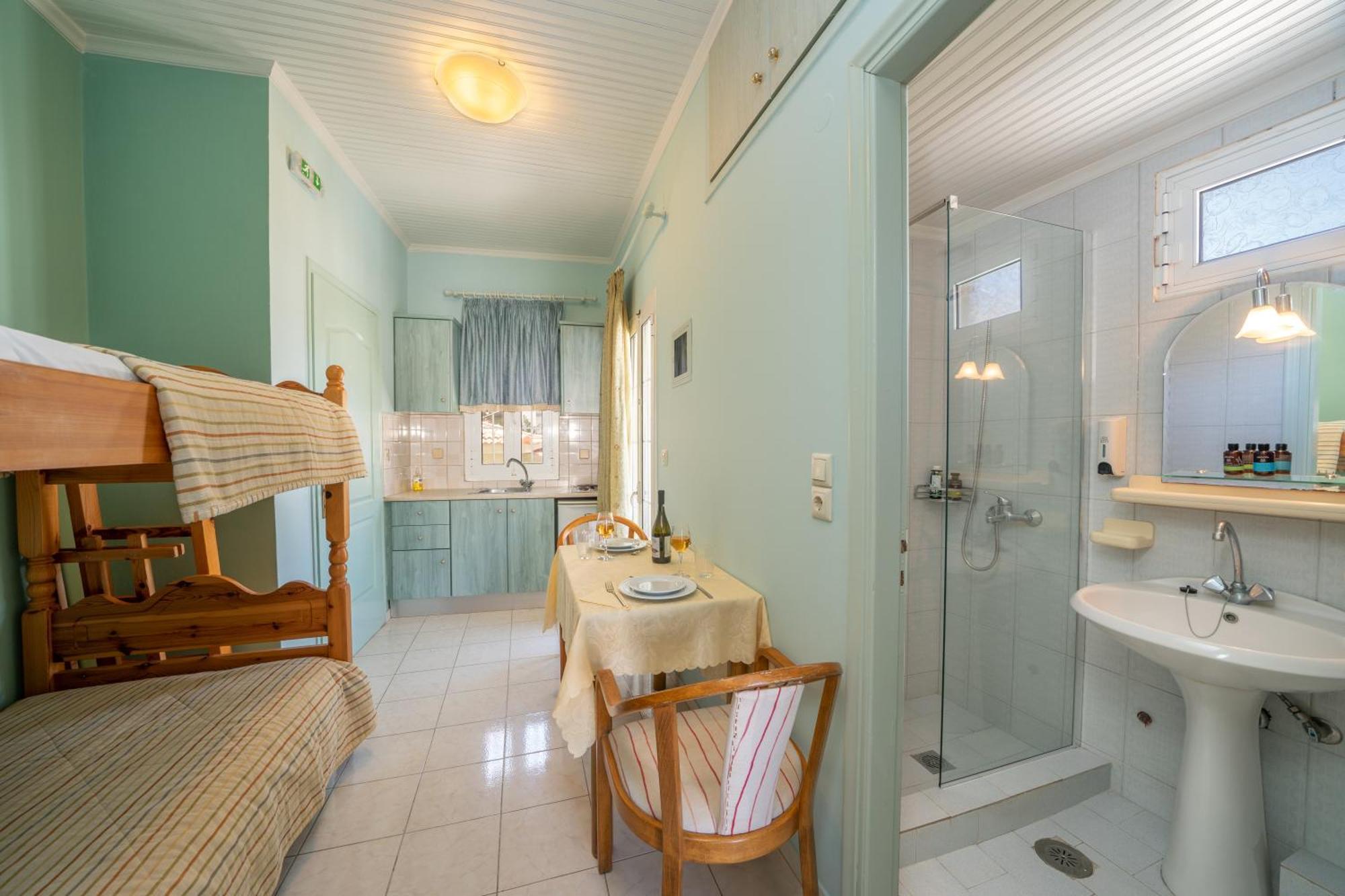 Makis Village-Apartments Agia Efimia Екстериор снимка