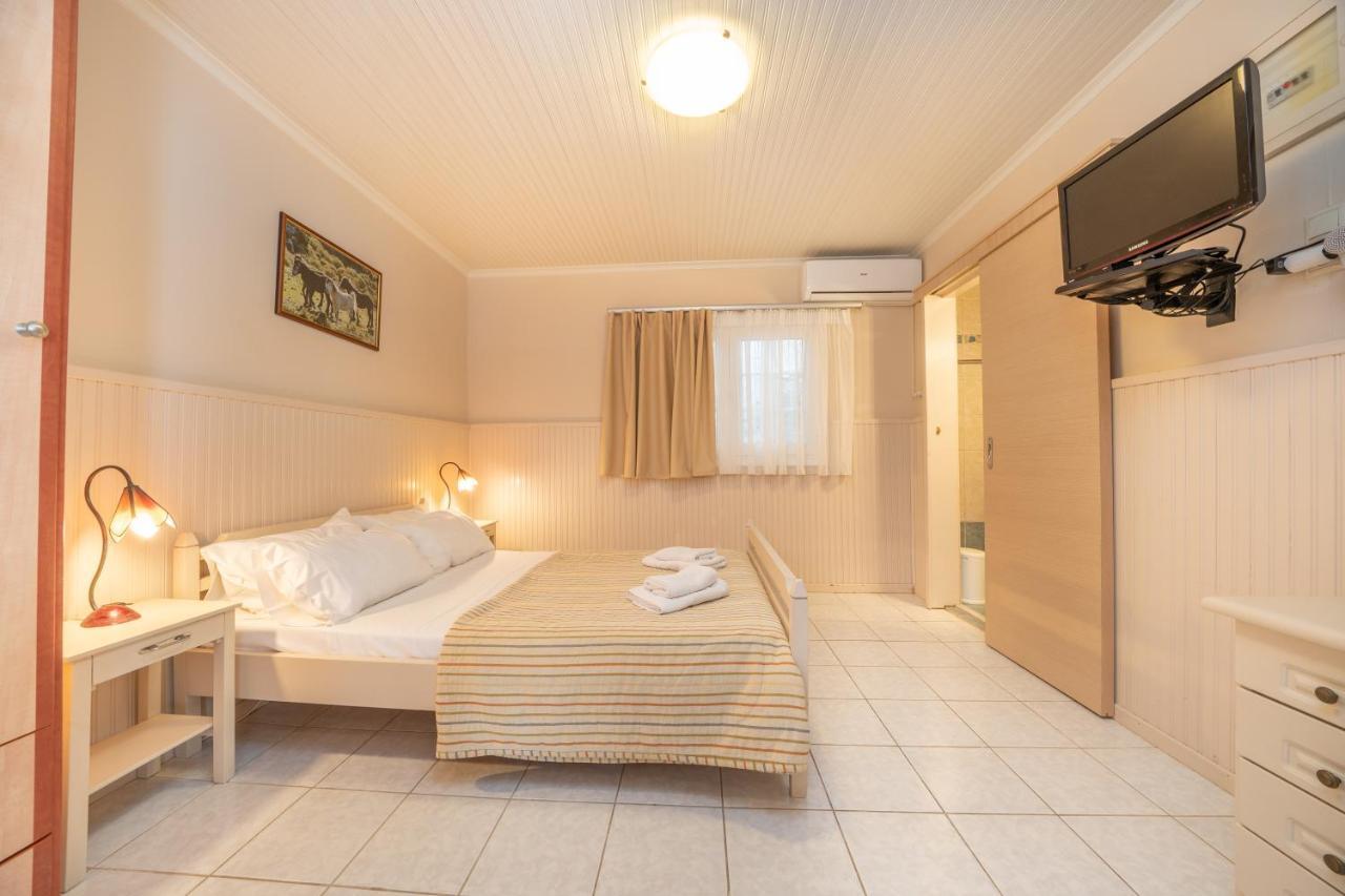 Makis Village-Apartments Agia Efimia Екстериор снимка