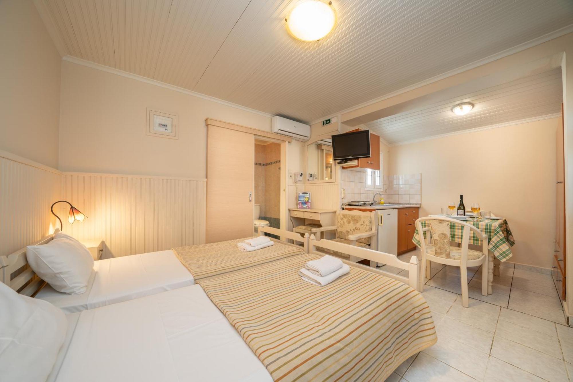 Makis Village-Apartments Agia Efimia Екстериор снимка