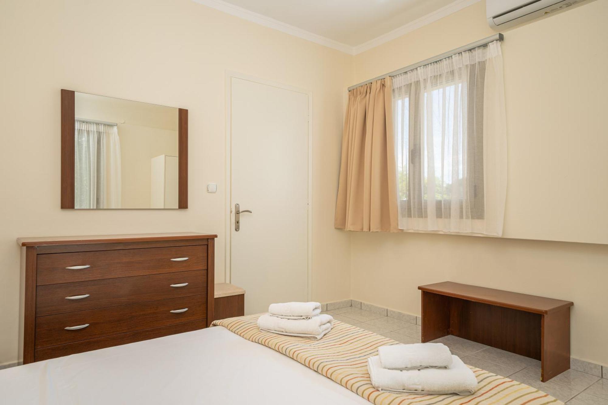 Makis Village-Apartments Agia Efimia Екстериор снимка